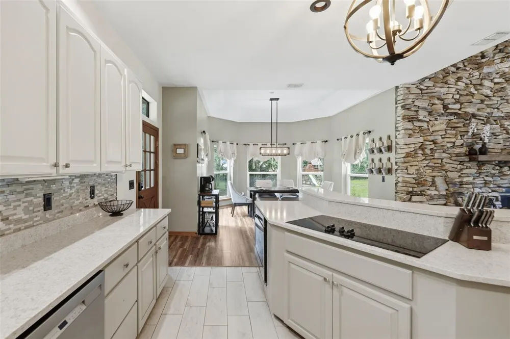381 JUNGLE ROAD Geneva, FL 32732