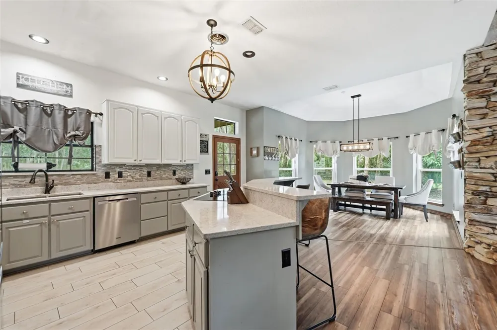381 JUNGLE ROAD Geneva, FL 32732