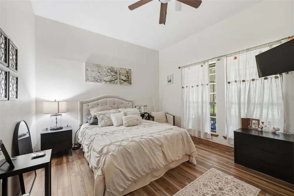 381 JUNGLE ROAD Geneva, FL 32732