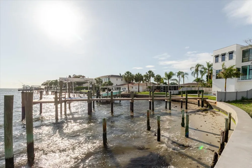 5102 W LONGFELLOW AVENUE Tampa, FL 33629