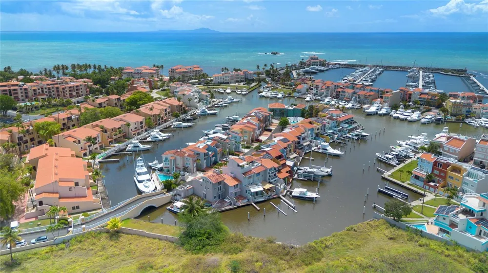 260 HARBOUR DRIVE #13 Humacao, PR 00791