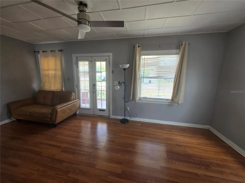 146 NE MADISON CIRCLE St Petersburg, FL 33702