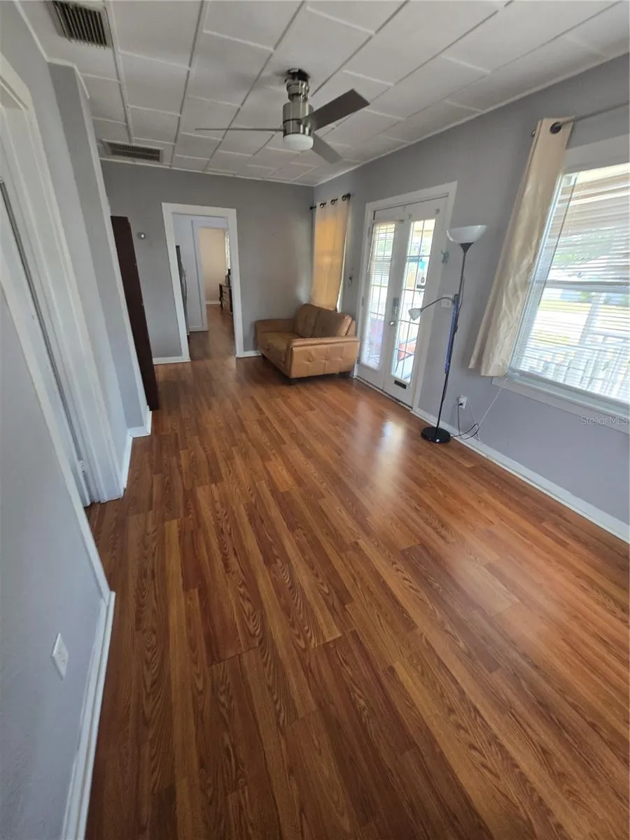 146 NE MADISON CIRCLE St Petersburg, FL 33702