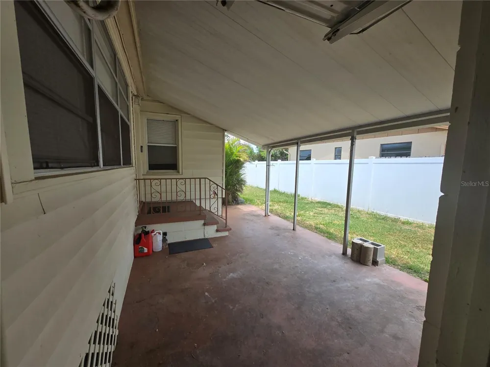146 NE MADISON CIRCLE St Petersburg, FL 33702