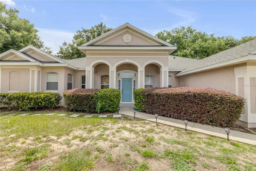 36624 GRAND ISLAND OAKS CIRCLE Grand Island, FL 32735
