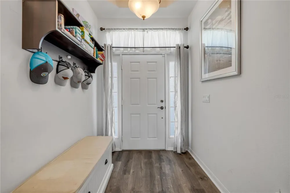 36624 GRAND ISLAND OAKS CIRCLE Grand Island, FL 32735