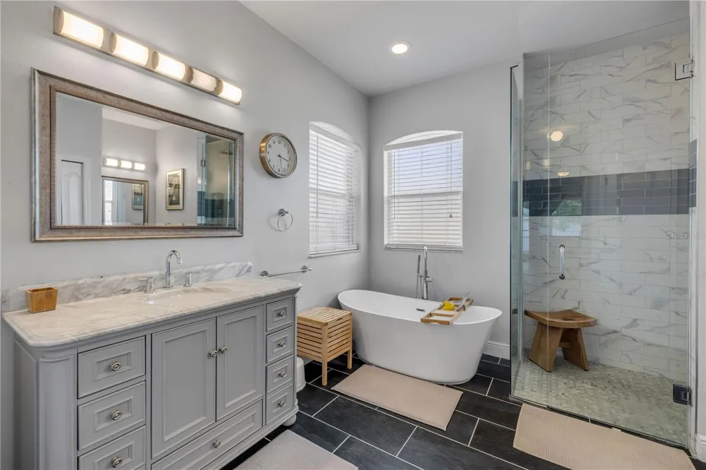 36624 GRAND ISLAND OAKS CIRCLE Grand Island, FL 32735