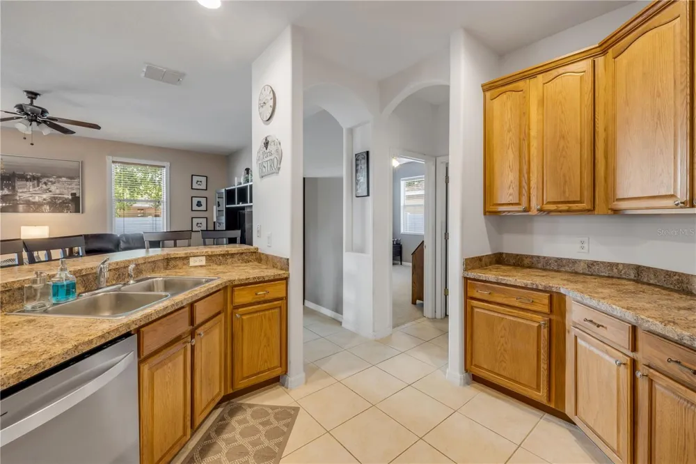 36624 GRAND ISLAND OAKS CIRCLE Grand Island, FL 32735