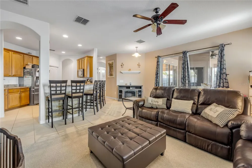 36624 GRAND ISLAND OAKS CIRCLE Grand Island, FL 32735
