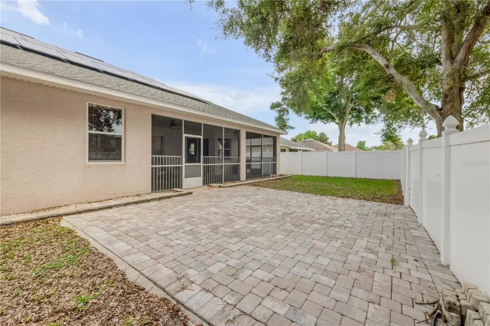36624 GRAND ISLAND OAKS CIRCLE Grand Island, FL 32735