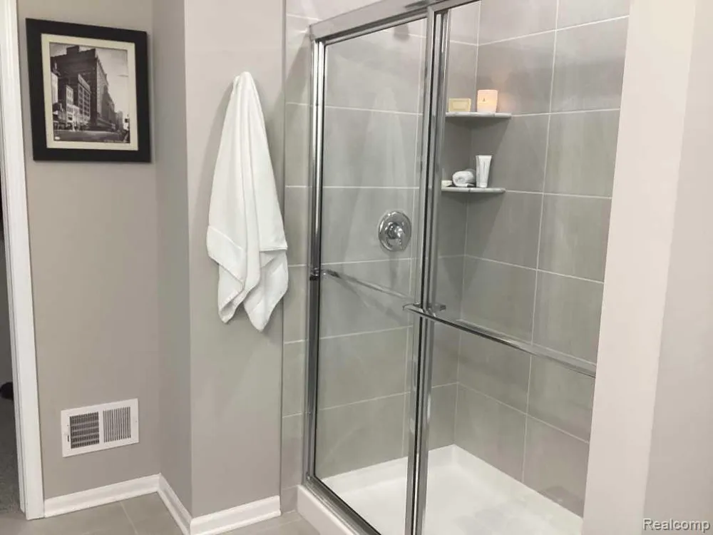 16281 Conifer Lane Clinton Charter Township, MI 48038