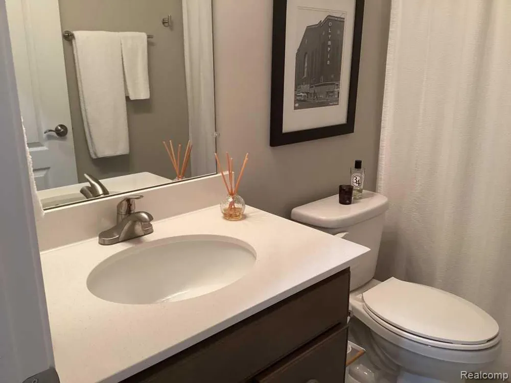 16281 Conifer Lane Clinton Charter Township, MI 48038