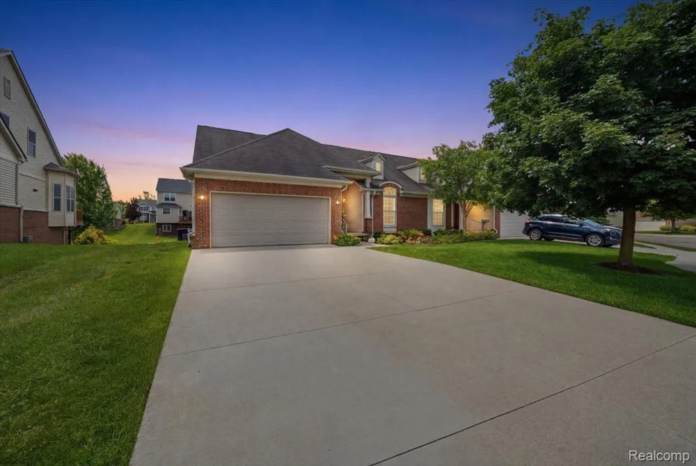 57549 Windmill Point Lyon Charter Township, MI 48165
