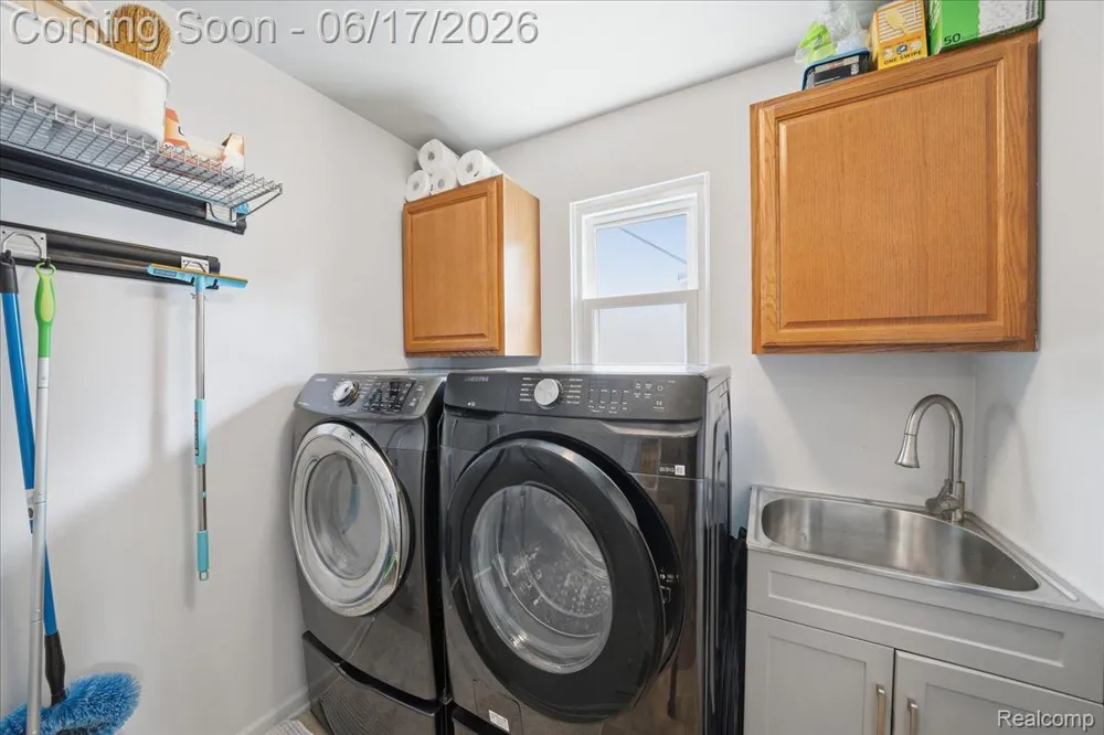 57549 Windmill Point Lyon Charter Township, MI 48165
