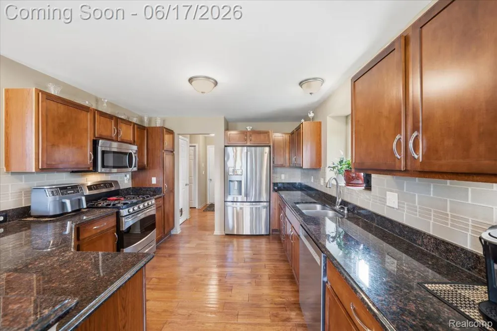 57549 Windmill Point Lyon Charter Township, MI 48165