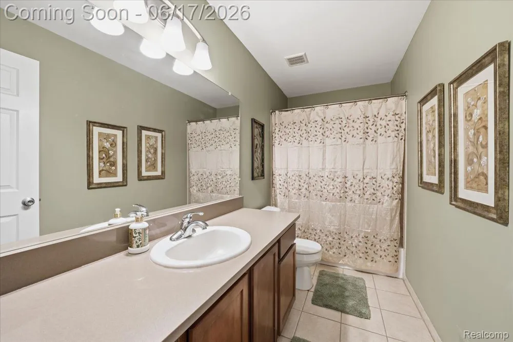 57549 Windmill Point Lyon Charter Township, MI 48165
