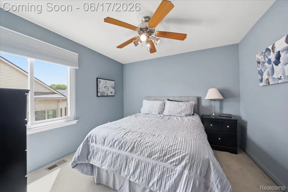 57549 Windmill Point Lyon Charter Township, MI 48165