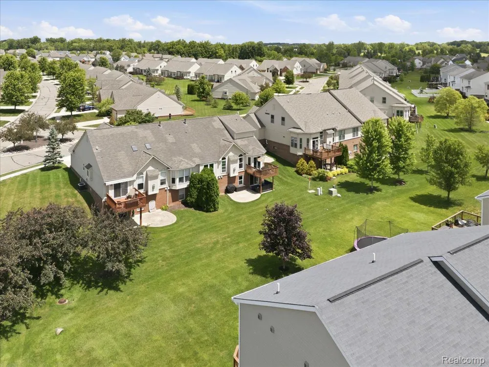 57549 Windmill Point Lyon Charter Township, MI 48165