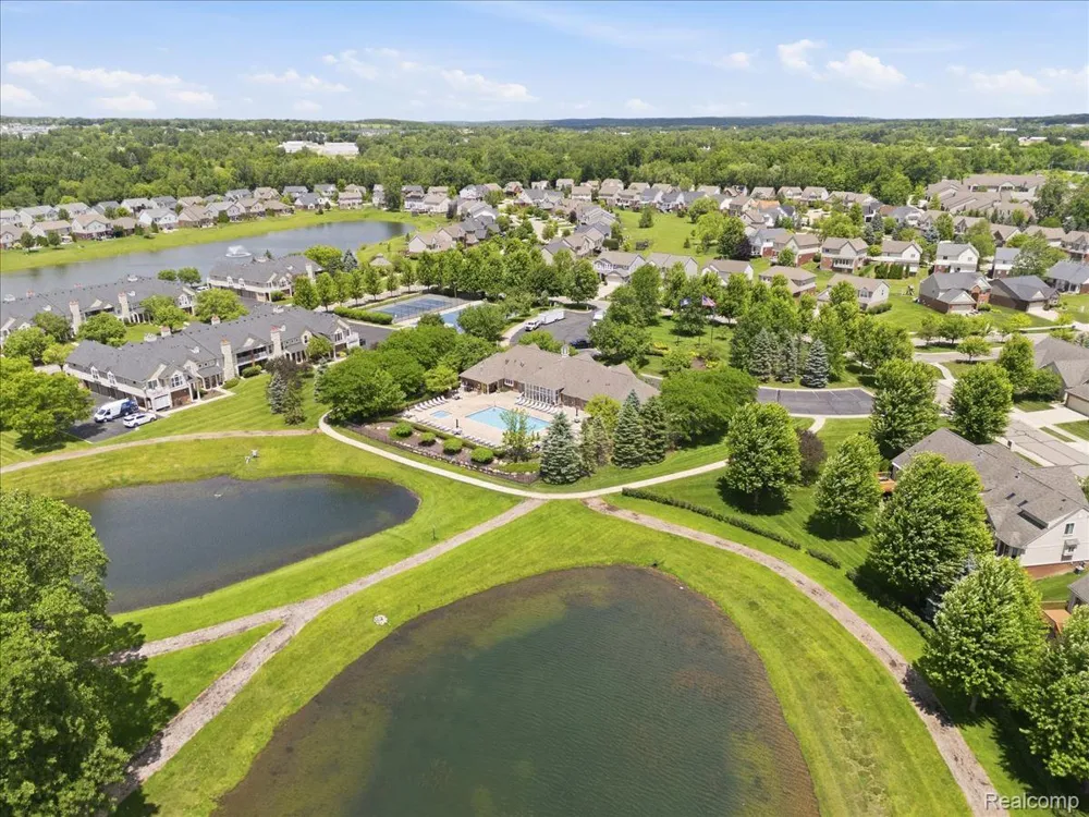 57549 Windmill Point Lyon Charter Township, MI 48165