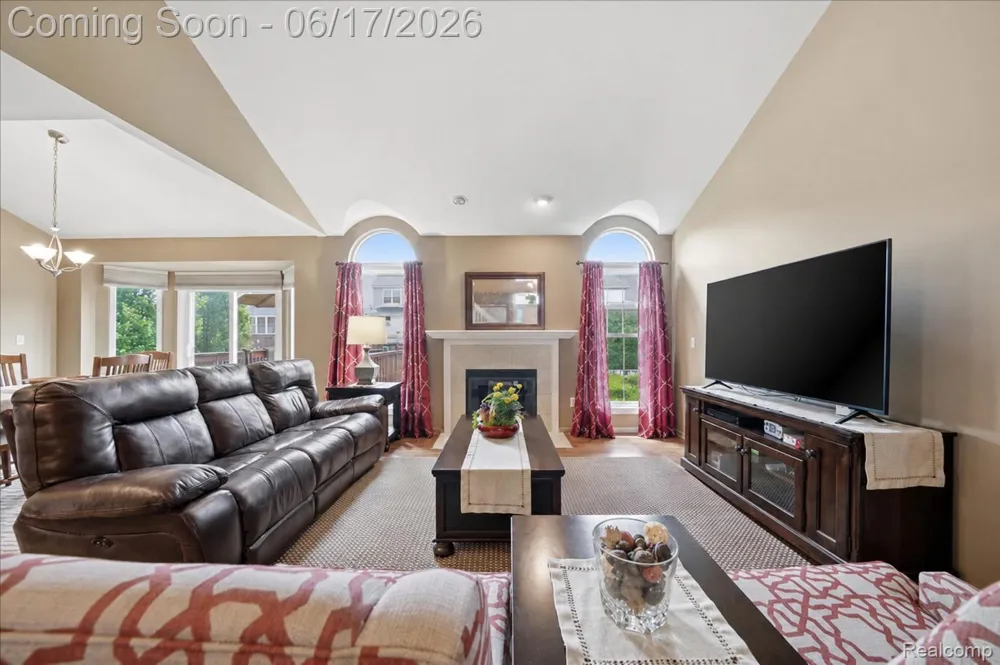 57549 Windmill Point Lyon Charter Township, MI 48165