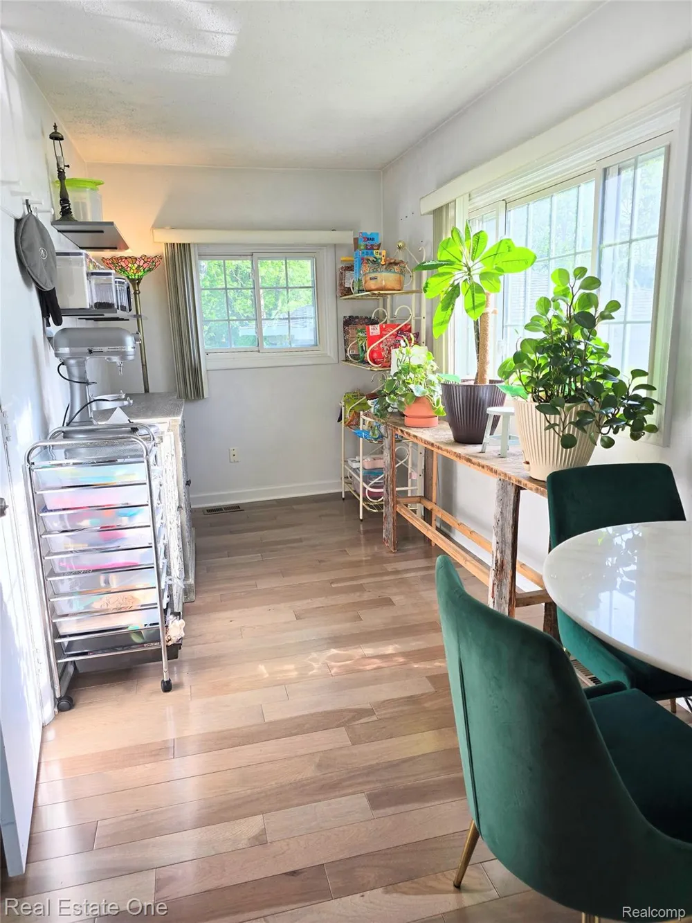 865 Grant Avenue Clawson City, MI 48017