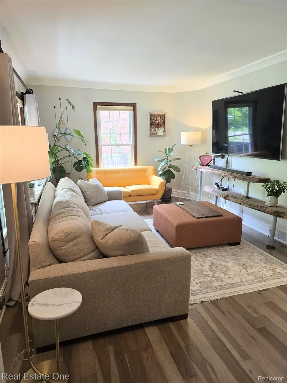 865 Grant Avenue Clawson City, MI 48017