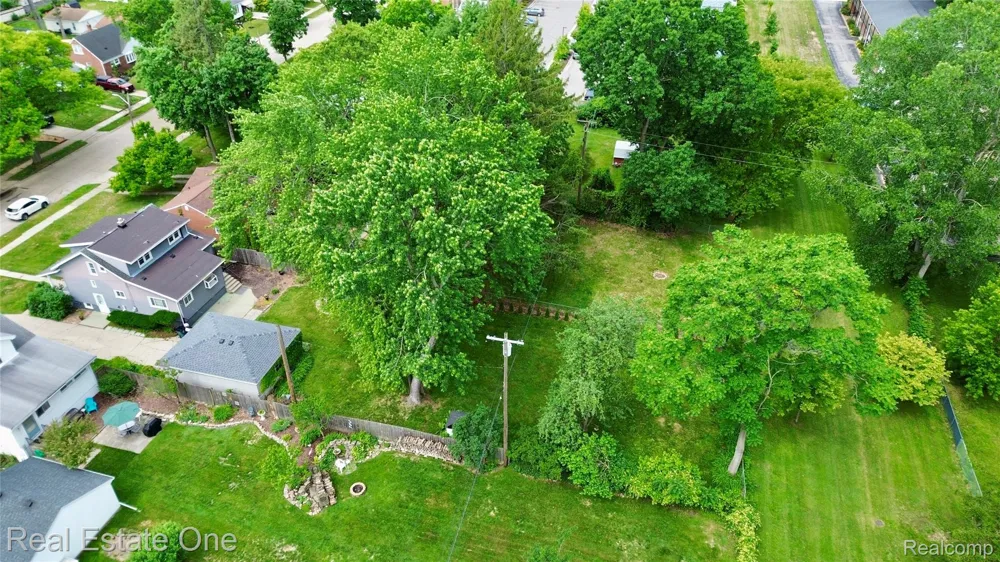 865 Grant Avenue Clawson City, MI 48017