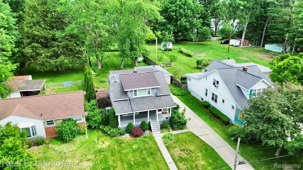 865 Grant Avenue Clawson City, MI 48017