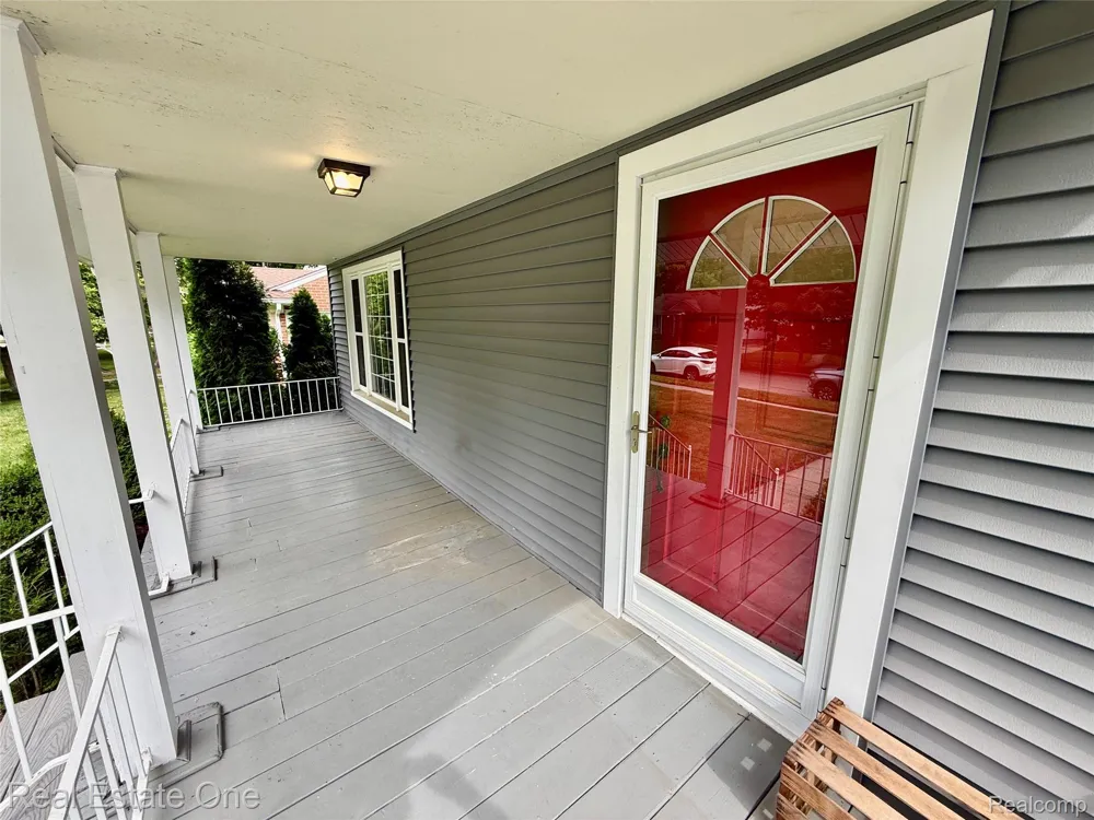 865 Grant Avenue Clawson City, MI 48017