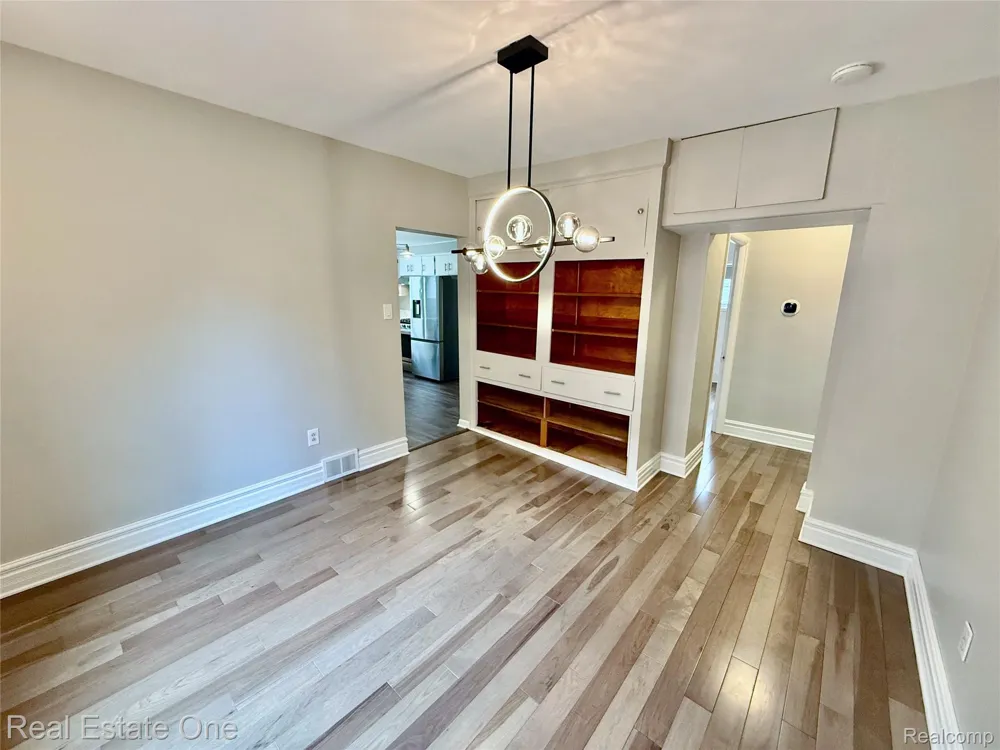 865 Grant Avenue Clawson City, MI 48017
