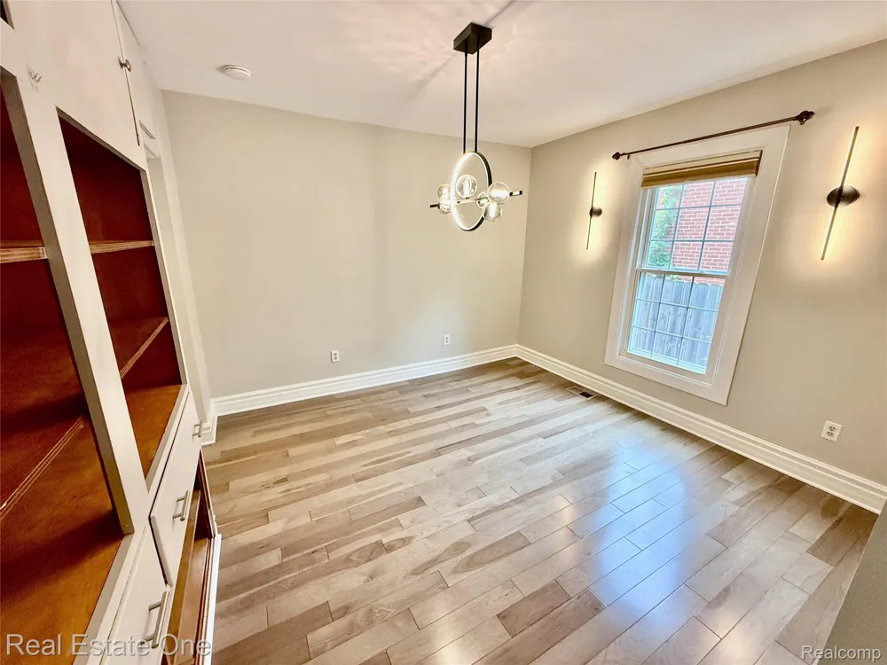 865 Grant Avenue Clawson City, MI 48017