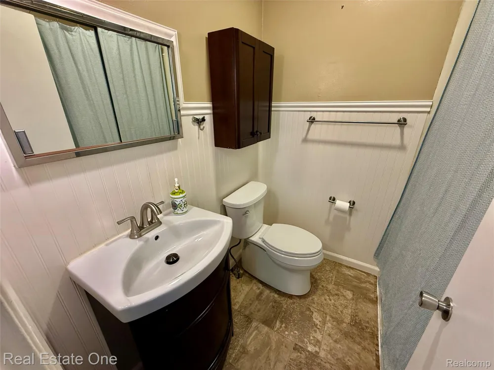 865 Grant Avenue Clawson City, MI 48017