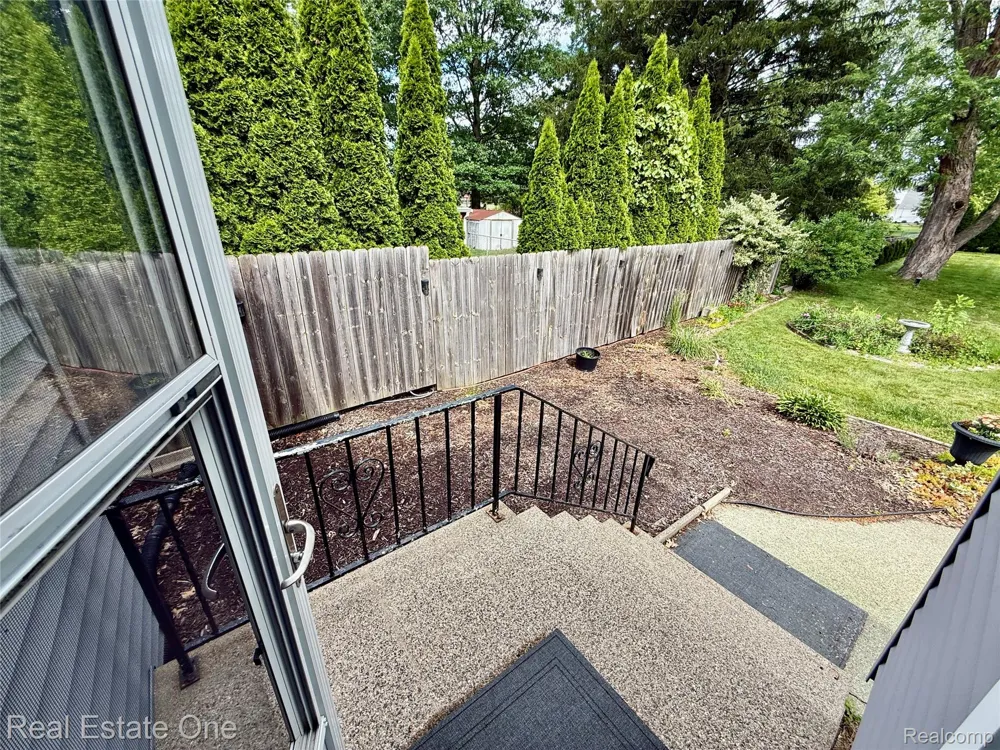 865 Grant Avenue Clawson City, MI 48017