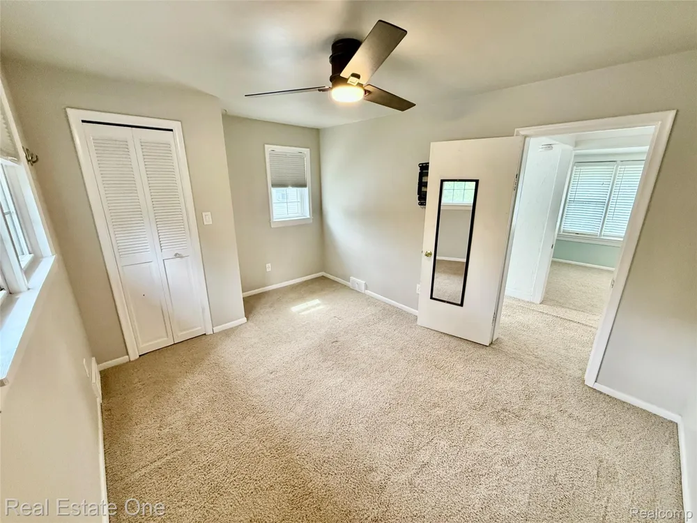 865 Grant Avenue Clawson City, MI 48017