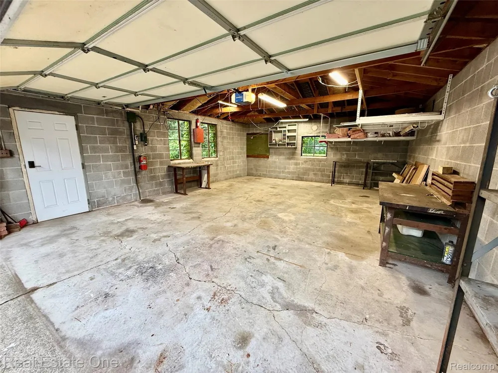 865 Grant Avenue Clawson City, MI 48017