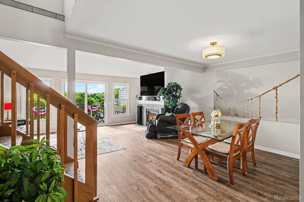 678 Summit Ridge Drive Milford Village, MI 48381