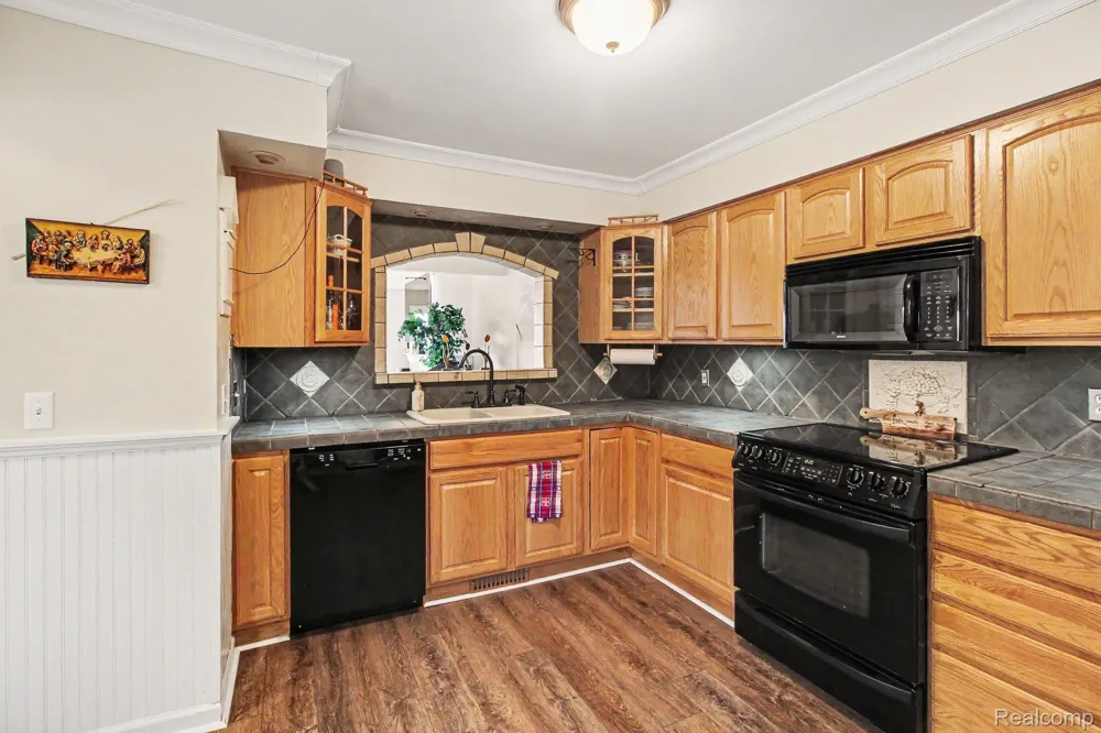 678 Summit Ridge Drive Milford Village, MI 48381