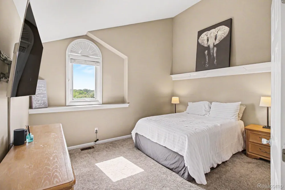 678 Summit Ridge Drive Milford Village, MI 48381