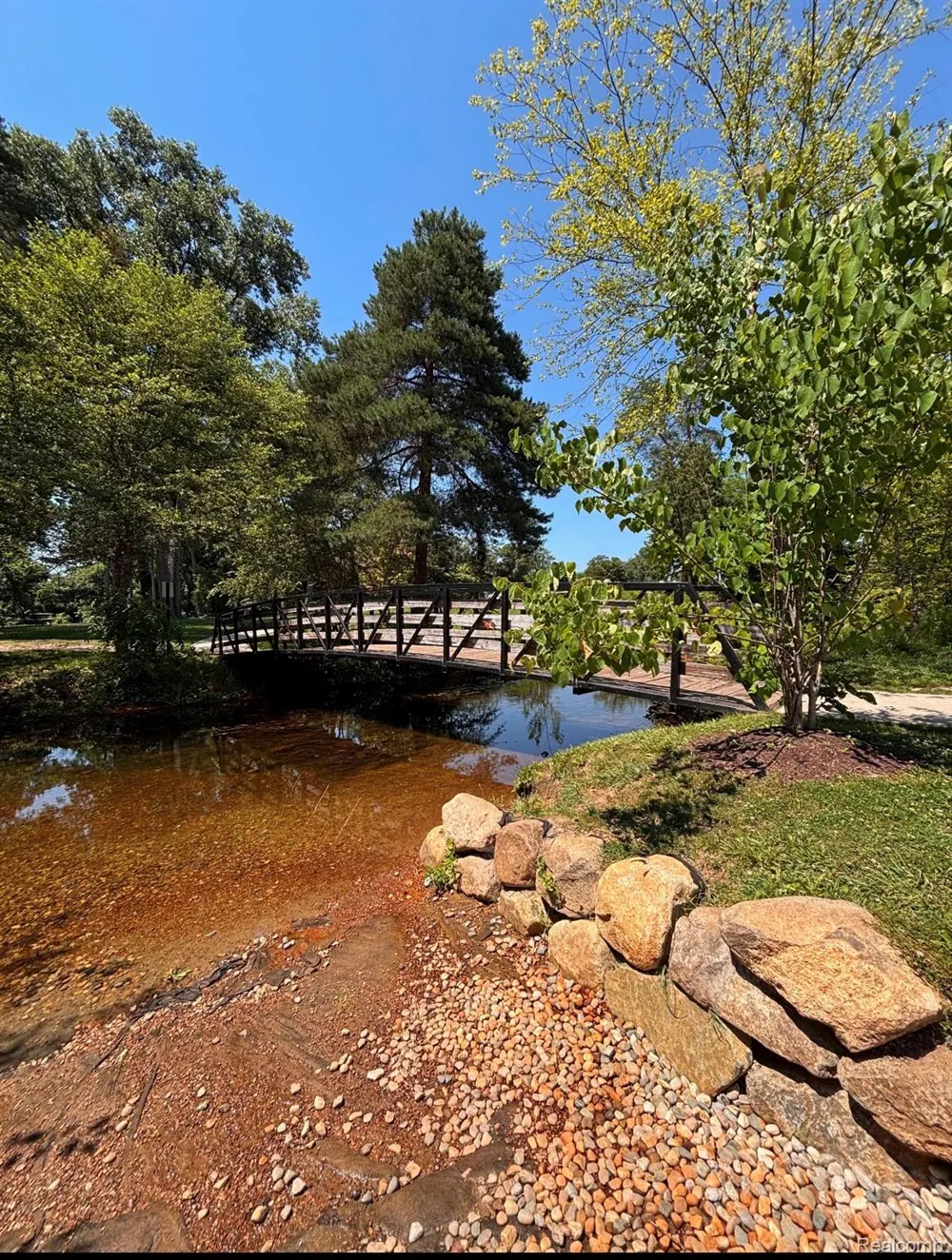 678 Summit Ridge Drive Milford Village, MI 48381