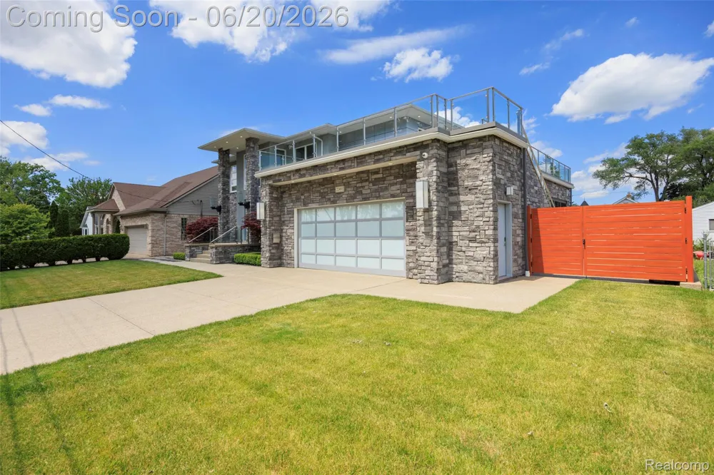 22491 E 10 Mile Road St Clair Shores City, MI 48080