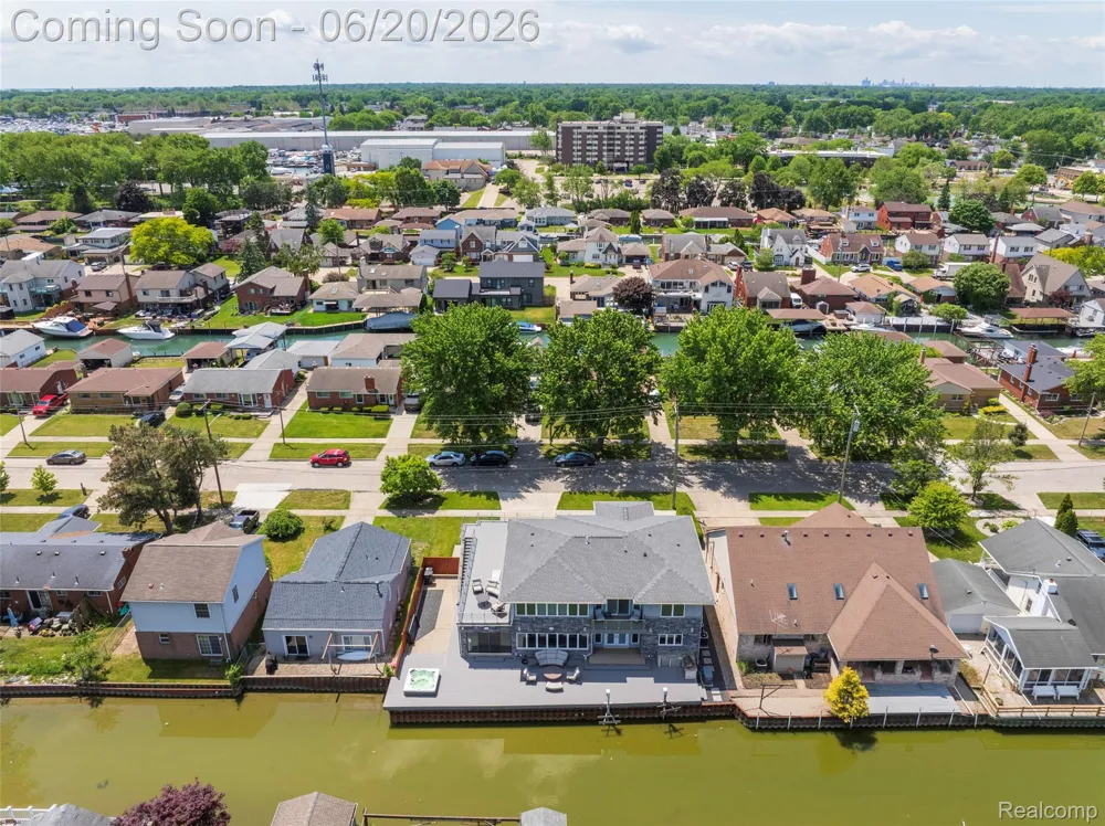 22491 E 10 Mile Road St Clair Shores City, MI 48080