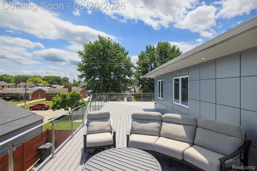 22491 E 10 Mile Road St Clair Shores City, MI 48080