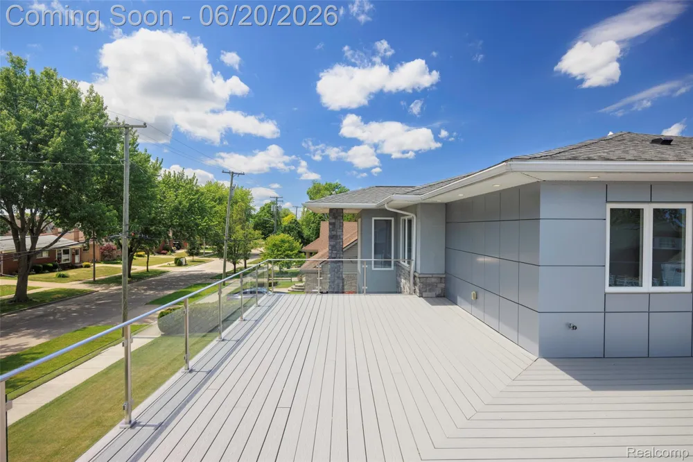 22491 E 10 Mile Road St Clair Shores City, MI 48080
