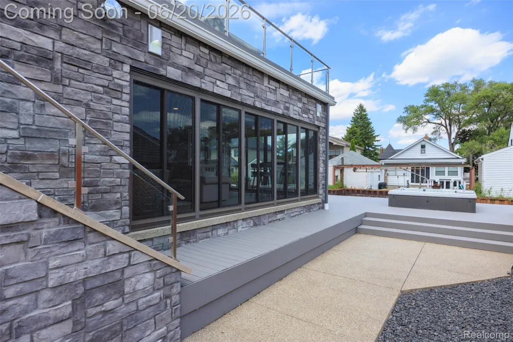 22491 E 10 Mile Road St Clair Shores City, MI 48080