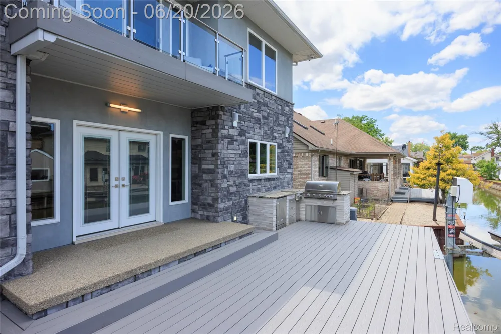 22491 E 10 Mile Road St Clair Shores City, MI 48080