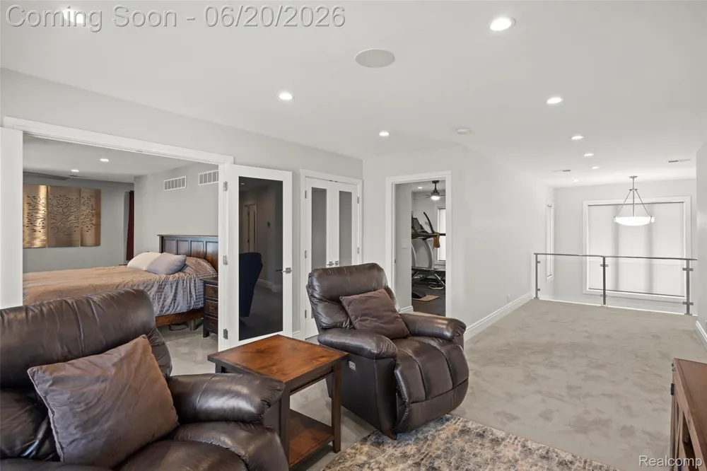 22491 E 10 Mile Road St Clair Shores City, MI 48080