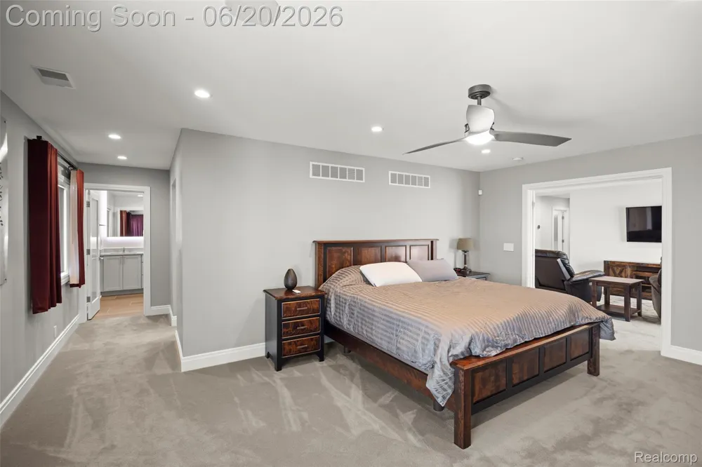 22491 E 10 Mile Road St Clair Shores City, MI 48080