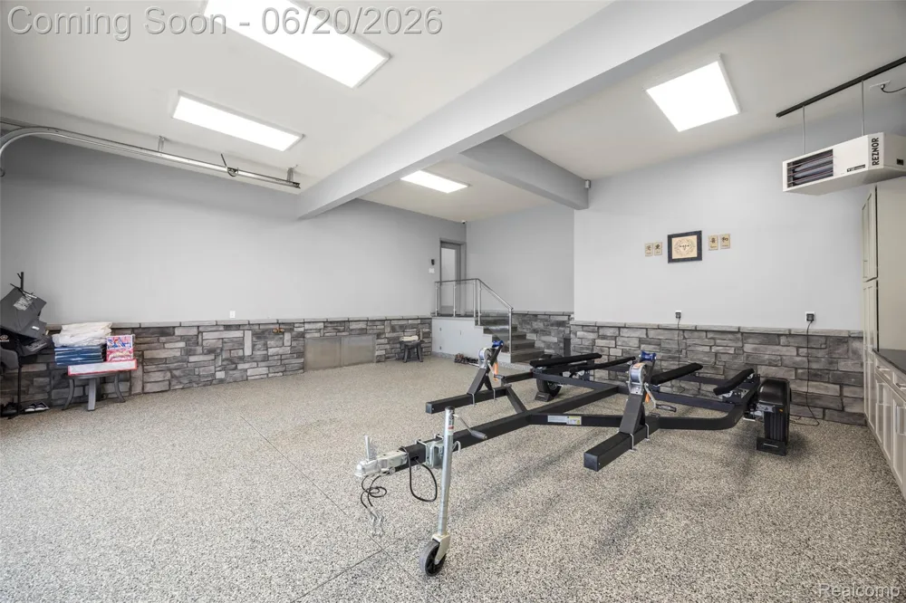 22491 E 10 Mile Road St Clair Shores City, MI 48080