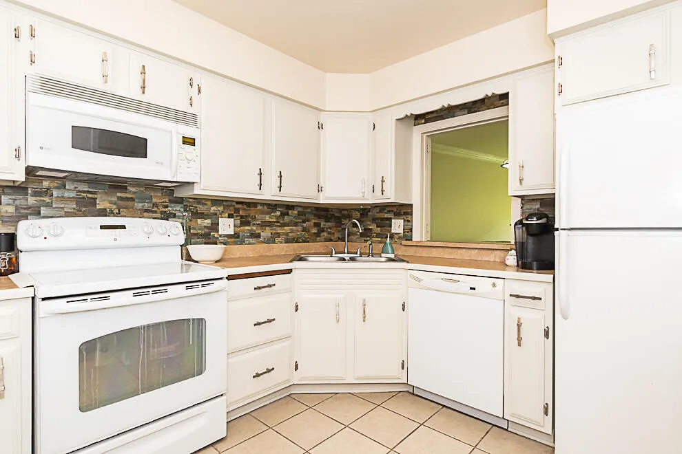 4040 Greenleaf Circle #408 Kalamazoo City, MI 49008