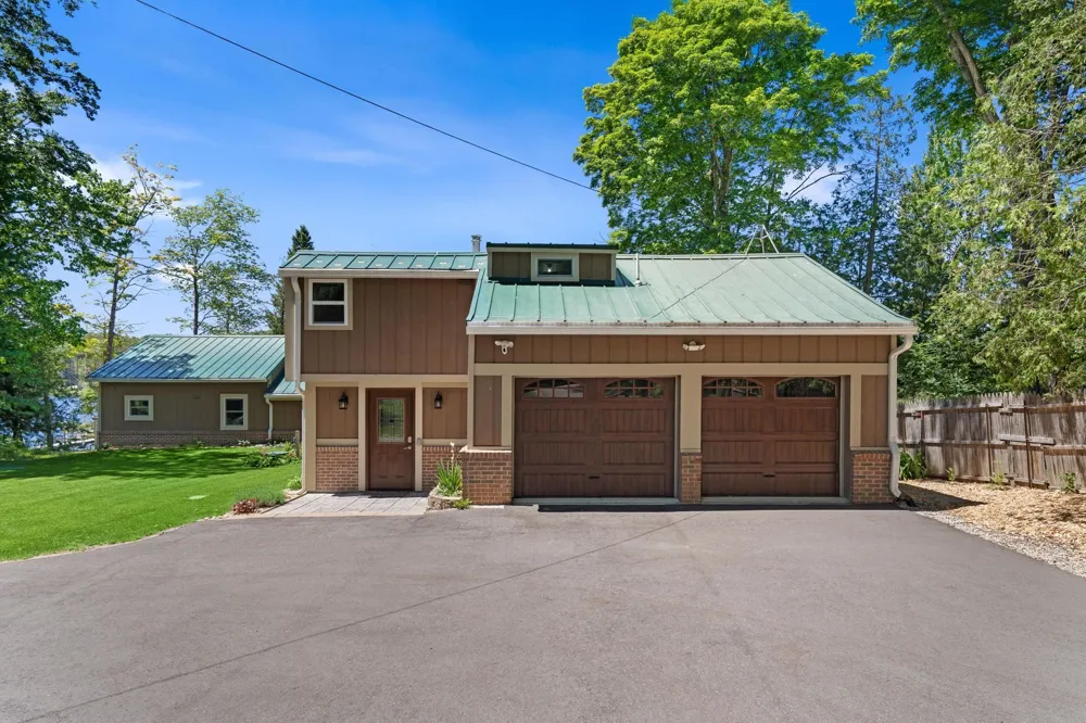 5541 Miles Road South Arm Township, MI 49727